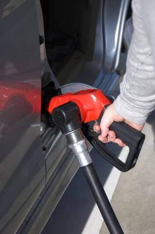 燃料の給油はお早めに～車中泊の注意点