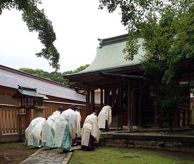 大宮氷川神社で神職さんに遭遇。