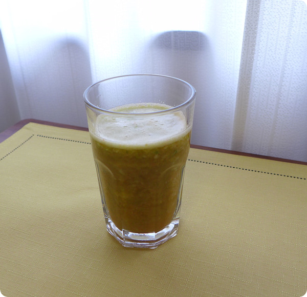 スロージューサーで作った野菜ジュース